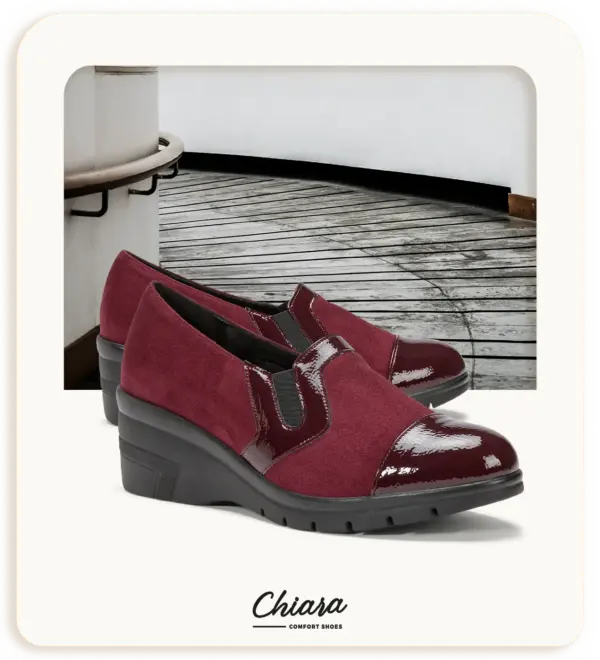 Slip-on da donna bordeaux con zeppa e dettagli lucidi in naplak, modello Zefira della linea Chiara Comfort
