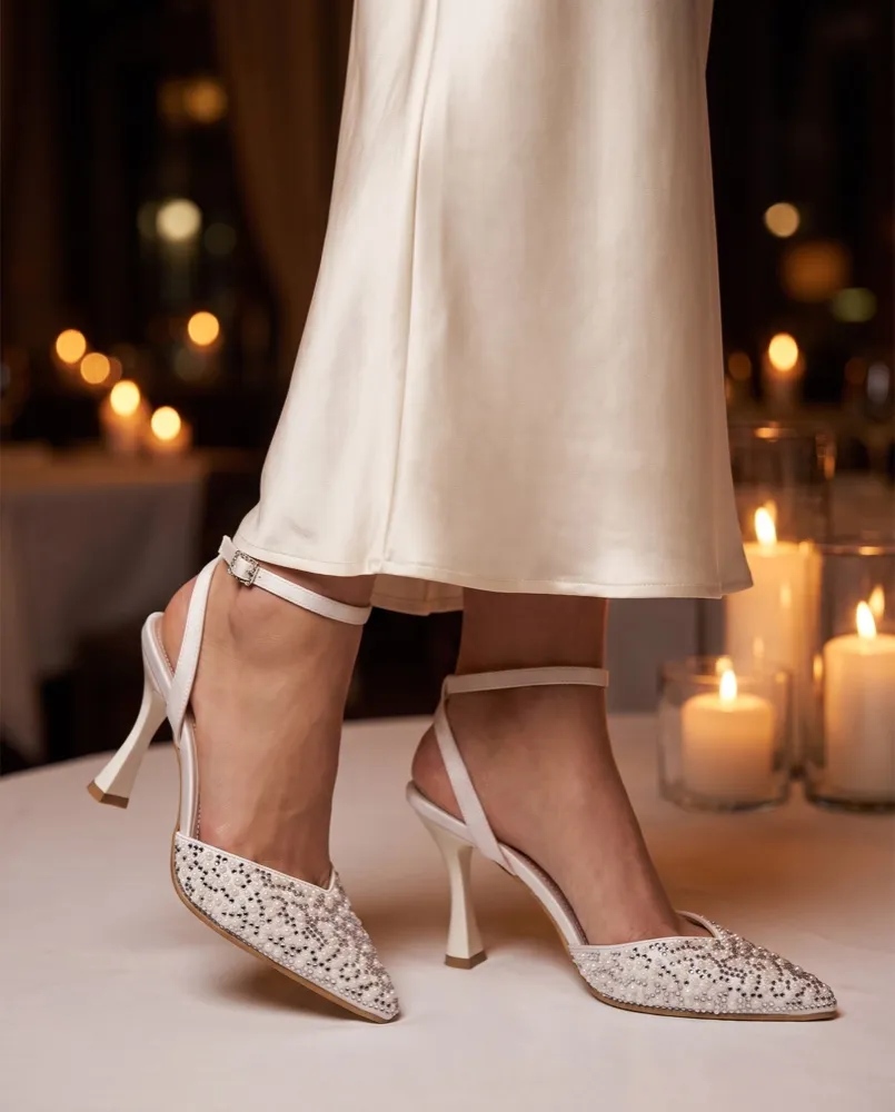 Giulia Perle indossata, scarpe da sposa fatte a mano a Trani