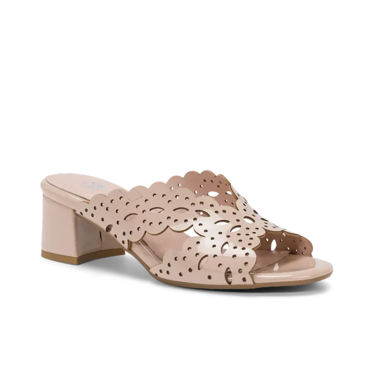 Malva, mule de cérémonie en cuir verni nude, faite main à Trani
